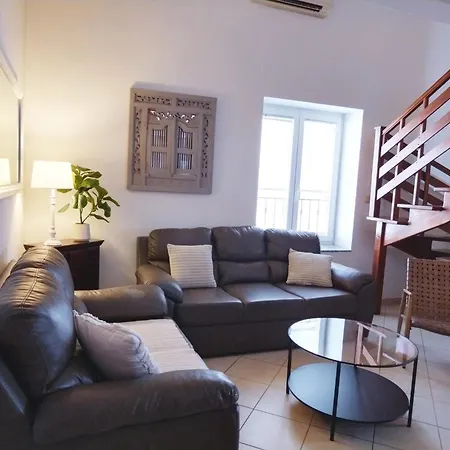 Old Town Little Apartamento *