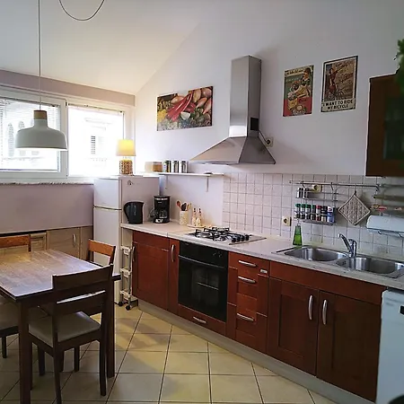 Old Town Little Apartamento *